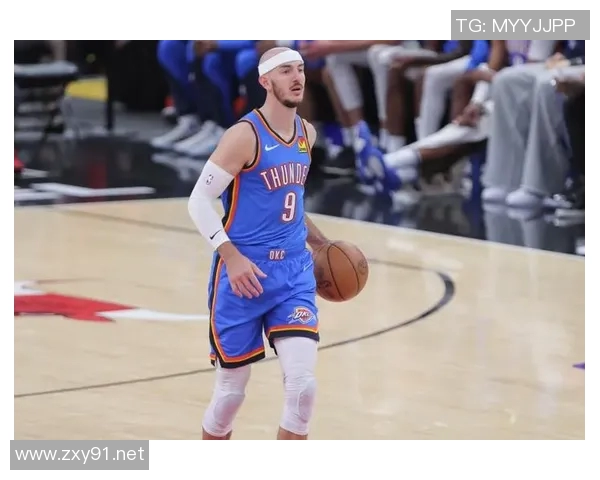 卡鲁索精彩断球发起反击亚历山大迅速跟进完成双手暴扣 卡鲁索精彩断球发起反击亚历山大迅速跟进完成双手暴扣