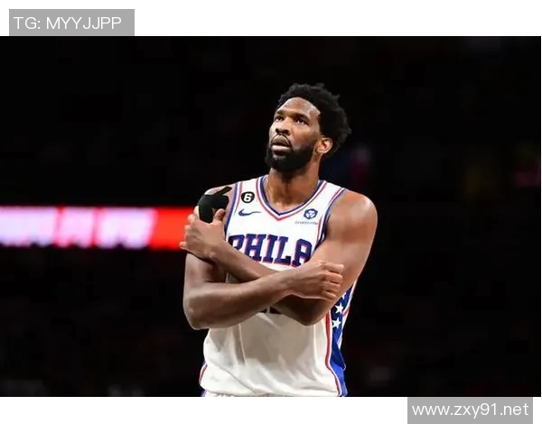 又双叒伤了?纳斯:恩比德在训练中表示右膝酸痛 将接受影像检查 又双叒伤了?纳斯:恩比德在训练中表示右膝酸痛 将接受影像检查