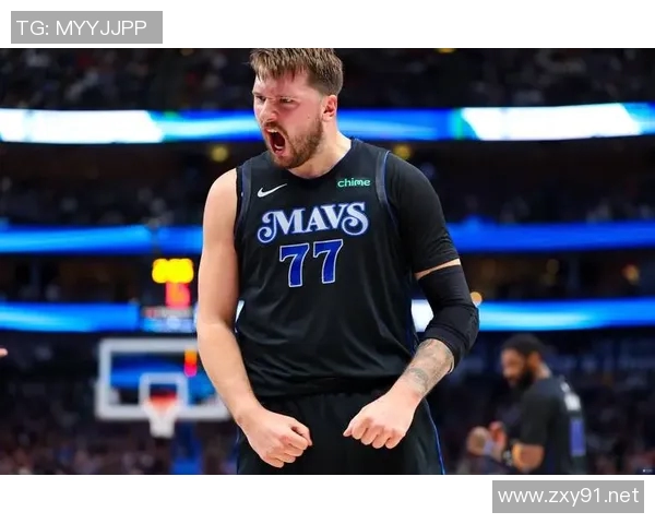 东契奇赛后致敬扬尼斯:比赛用球争夺终获援助 东契奇赛后致敬扬尼斯:比赛用球争夺终获援助