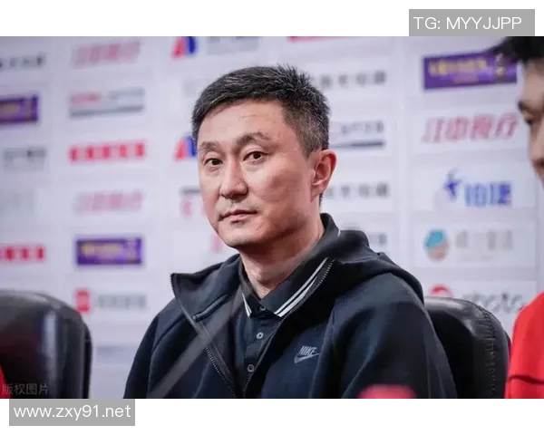 段睿骐17分4板4助2断,四川男篮不敌香港金牛 段睿骐17分4板4助2断,四川男篮不敌香港金牛